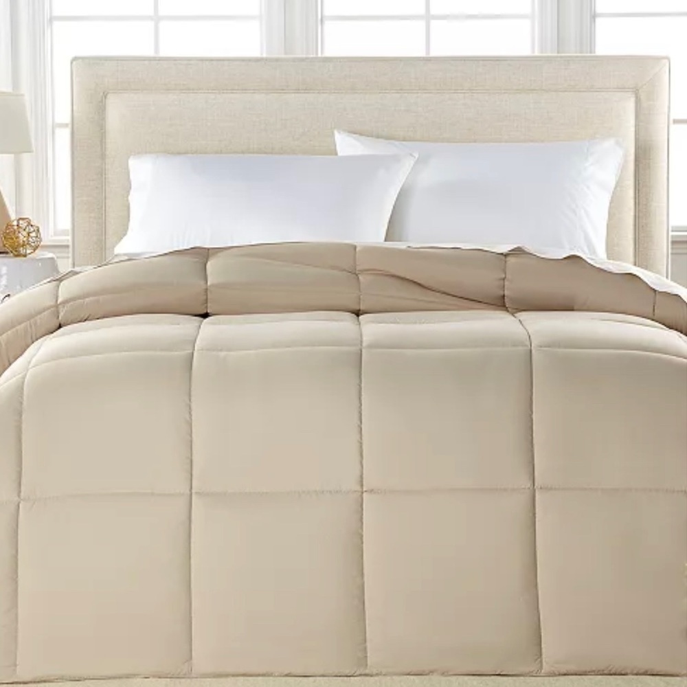 Royal Luxe Lightweight Microfiber Color Down Alternative Full/Queen Comforter
